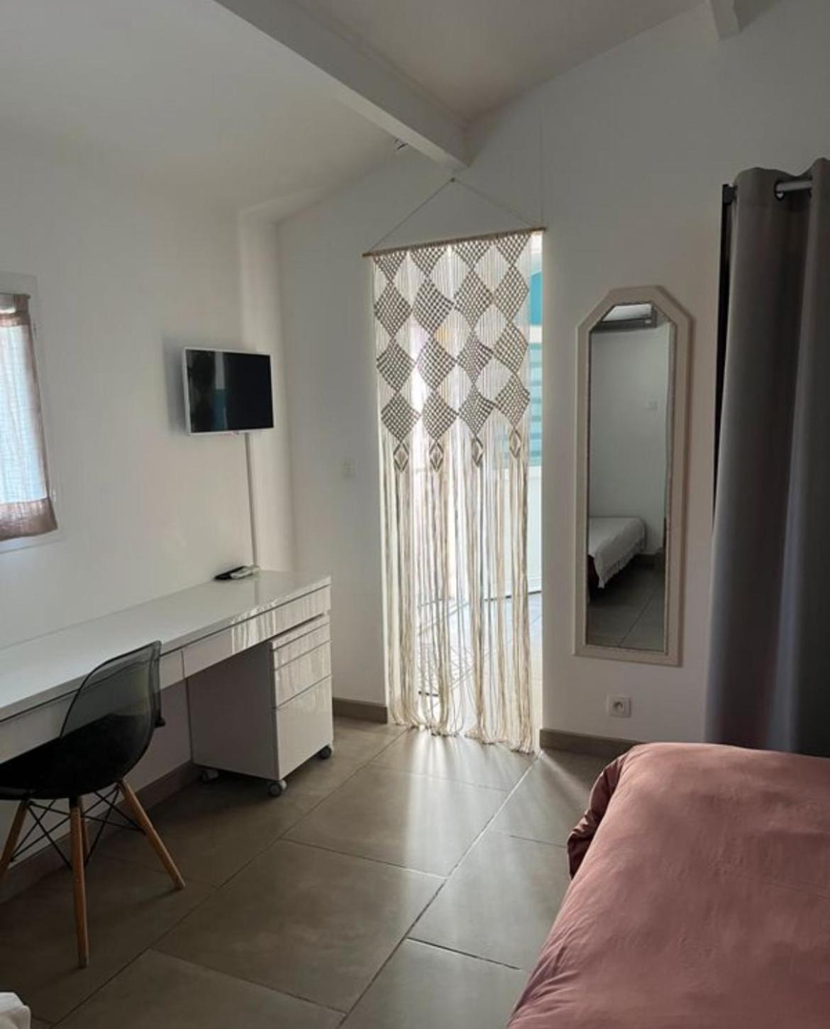 « la Parenthese » En Camargue Apartment Arles